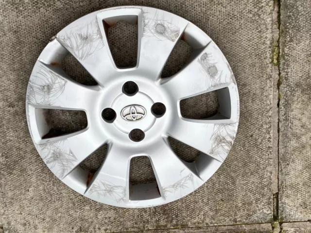 2007 toyota on sale yaris hub caps