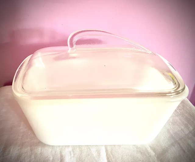 Vintage Glasbake Milk Glass Refrigerator/Casserole LOAF PAN SHARK FIN LID 1.5 QT