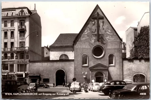 Iglesia capuchina de Viena con entrada a Kaisergruft foto real postal RPPC