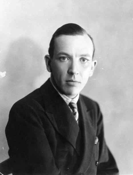 ENGLISH PLAYWRIGHT ACTOR And Composer Noel Coward Old Photo $9.00 ...