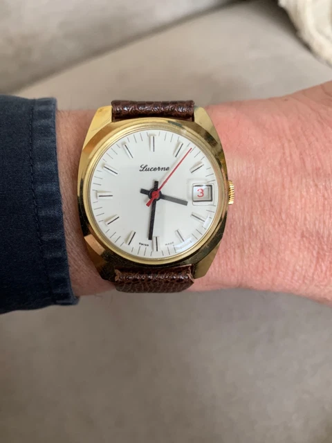 Montre March LAB AM1 - Boîtier Doré Acier, Cadran Doré, étanche 100m - Comme Neuve Avec Boîte & Garantie