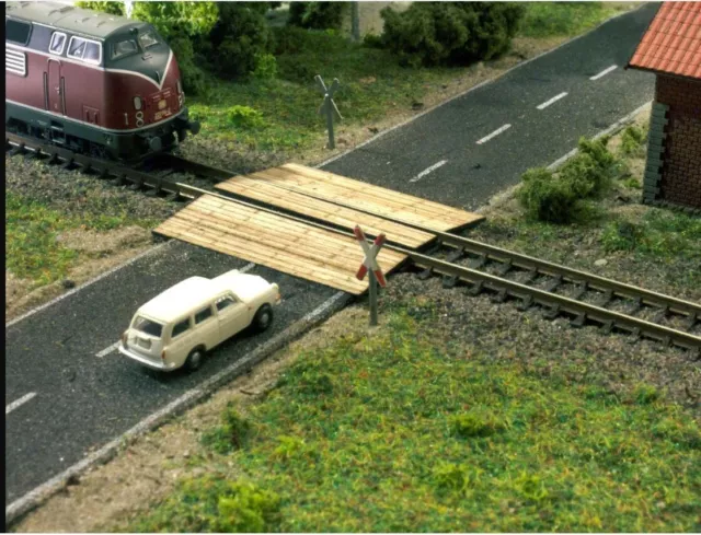 Planches en bois pour passage à niveau- Modellbahn Union   - NEUF