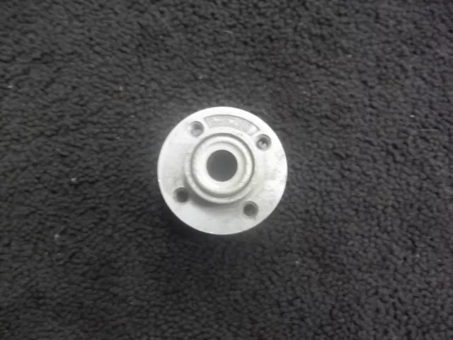 Chrysler Force bearing carrier new 525298