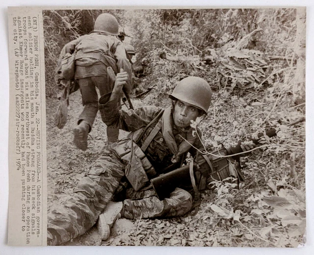 1974 Cambodia Phnom Penh Cambodian Army Khmer Rouge Battle VTG Press Wire Photo