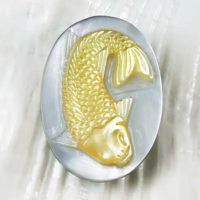 Koi Fish Golden & White Mother-of-Pearl Relief Carving Paua Shell Oval 5.21 g