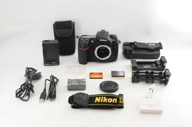 [Near Mint] Nikon D300 12.3MP Digital SLR Camera Black Body Shutter Count: 5999