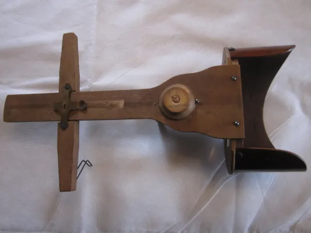 Vintage wooden  Stereoscope Viewer. Good condition.  Early 20th century.