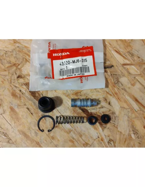 Kit réparation de maitre cylindre AR de CBR600 87-94 CBR1000 87-92 43520MJ6315