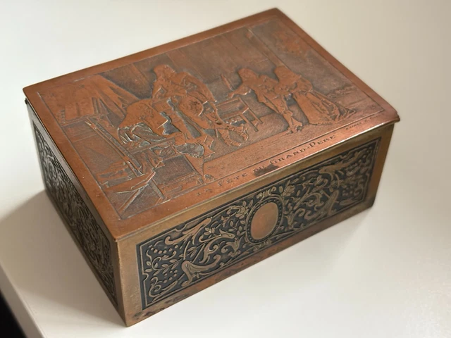 Boîte à Bijoux Ancienne En Métal Argenté - Décors Gravés - Marque B. Wicker - Occasion - Objet De Décoration