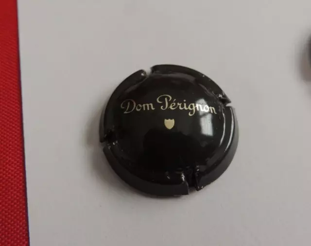 capsule de champagne Moet et Chandon cuvée Dom Pérignon vert foncé