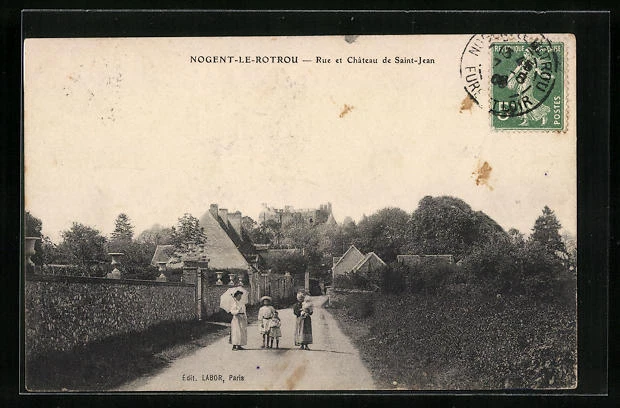 CPA NOGENT-LE-ROI, GENDARMERIE et Rue Porte Chartraine EUR 7,00