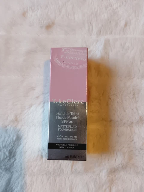 Fond De Teint T. Leclerc SPF20 Anti-Âge - Teinte 02 Beige, Pinceau Intégré, 30ml