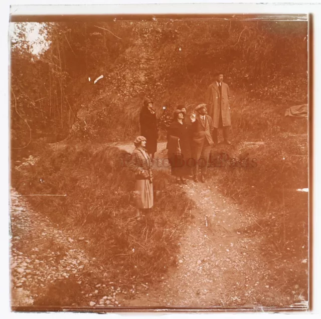 France Friends Family in a Forest c1920 Photo Glass Plate Stereo Vintage 