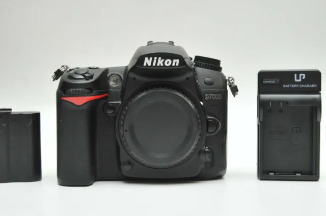 Nikon D7000 16.2 megapixels of vividly DX-format CMOS sensor DSLR SN3105539