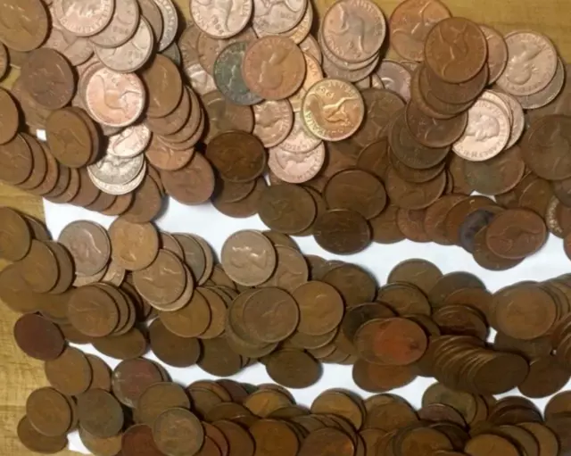 Australian Pennies  KGV1-QE11  Bulk lot  4Kgs 420 plus  copper coins Great Value