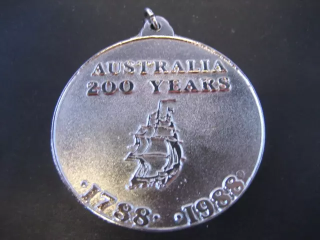 1788 - 1988 Australia 200 Years C. Ships Vic Veteran Athletic Club Badge / Medal