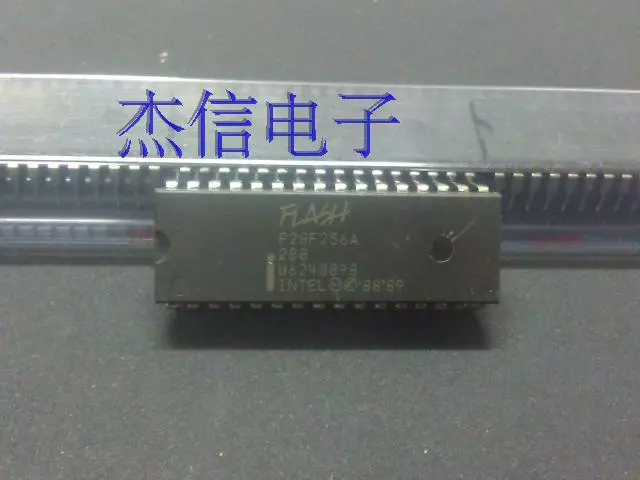 1pcs P28F256A-200 28F256 PLCC32 new