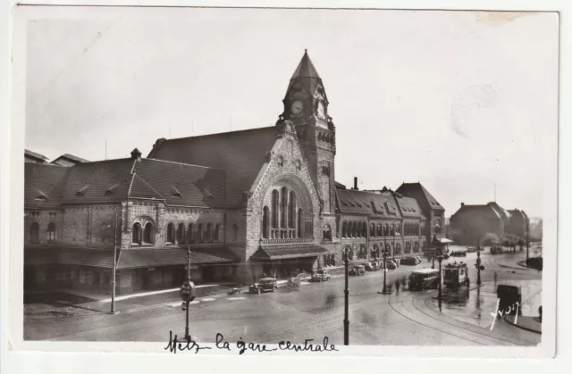 METZ  - Moselle - CPA 57 - La Gare Centrale