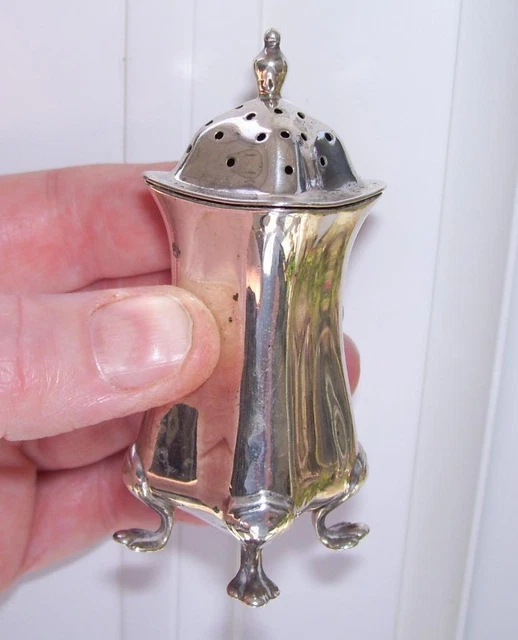 Fine Antique Solid Silver c1910 Four Pad Feet Finial Pepper Pot Sand Caster 29G