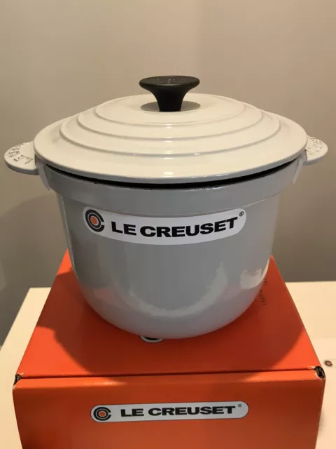 Le Creuset Rice Pot 7 inches 2.25 qt Silver Knob Cast Iron Cocotte Every 18  cm
