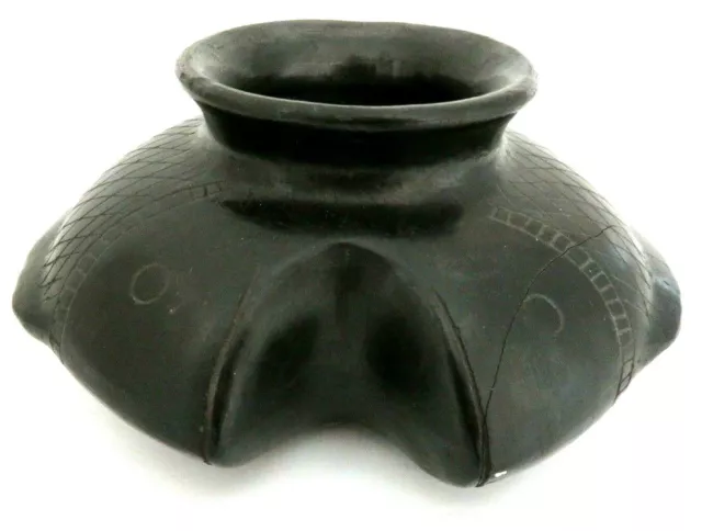 Mexico BARRO NEGRO BLACK FISH Pottery Vase  aa