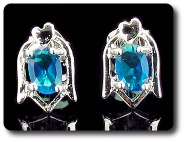 BOUCLES D'OREILLE SAPHIR BLEU 2x7 mm Plaqué Or blanc 18 K.