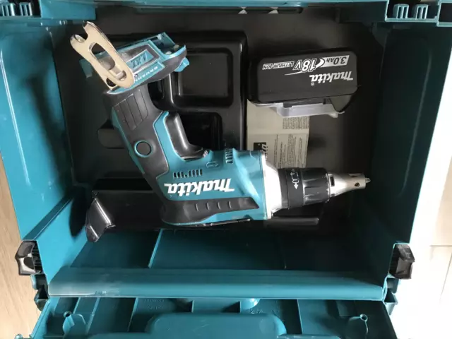 visseuse à placo makita DFS452 avec batterie 18v et boitier makpac