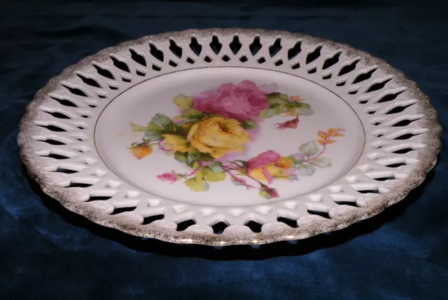 Superbe assiette en porcelaine ajourée dans le goût de Meissen Saxe non signée