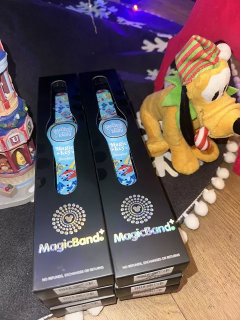 Disney MagicBand Disneyland Magic Key Band Exclusive