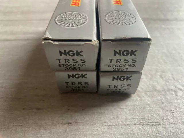 4 Plugs NGK Spark Plugs TR55 3951 V-Power - Lot