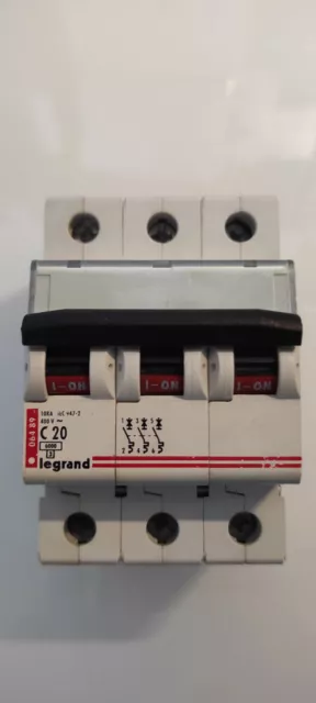 DISJONCTEUR LEGRAND 6000 3P 20A Courbe C Réf 06489