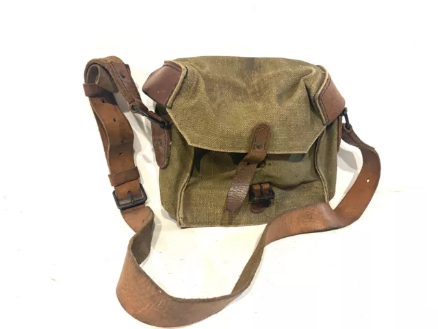 Ancien Sac Musette Militaire porte chargeur à identifier ww2 ?