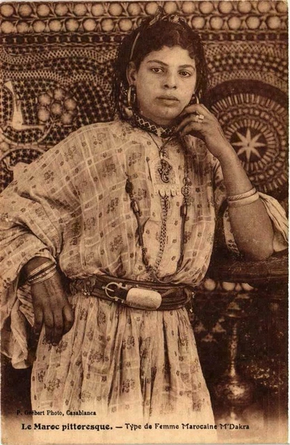 CPA AK Le Maroc Picturesque Moroccan Woman Type M'Dakra MOROC (738528)