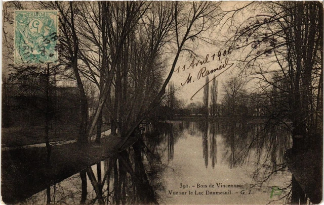 CPA Bois de VINCENNES - Vue sur le Lac Daumesnil (519782)