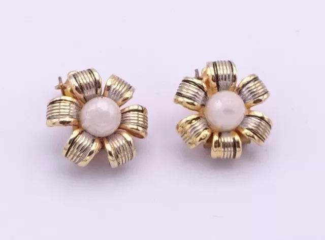 Vintage Spanish Damascene Faux PeaRl Flower Small Clip On Earrings