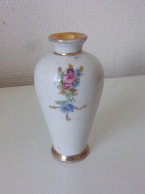 Vase en Porcelaine de Limoges Décor Petites Fleurs Roses intérieur doré 