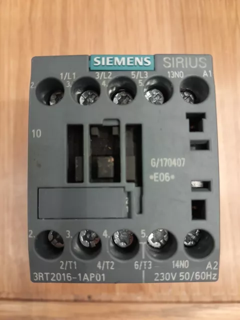 SIEMENS SIRIUS contactor 3RT2016-1AP01 3 phase