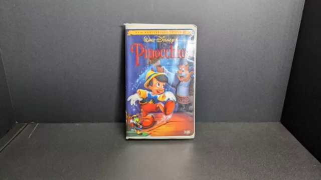Walt Disney’s Classic Pinocchio VHS Video Tape Gold Collection Clam Shell Case
