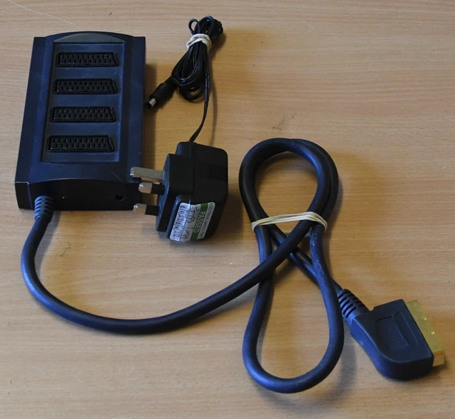 SCART 4-Way Distribution Amplifier Switch