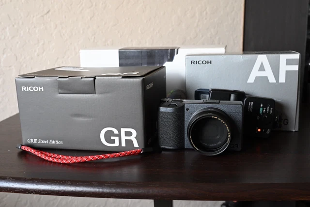 Ricoh GR III Street Edition w/ Flash
