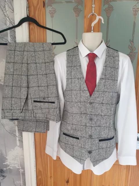 Marc Darcy Mens 2 Pc Suit Grey Check Tweed Feel Waistcoat Trousers 42R  W34 L31