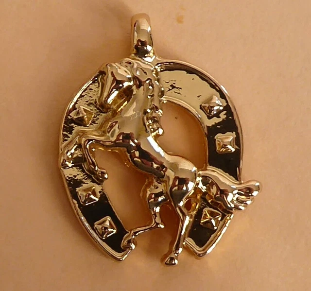 Le fer à cheval doré | Vecteur Premium