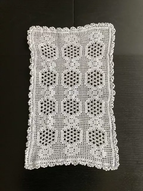 Tapete de ganchillo crochet blanco 28 x 44 cms hecho a mano