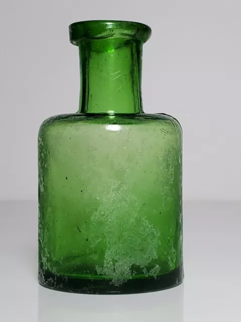 Antique Inkwell of the 1800's "1/32 Ko".Heavy thick glass. 2,63 in.