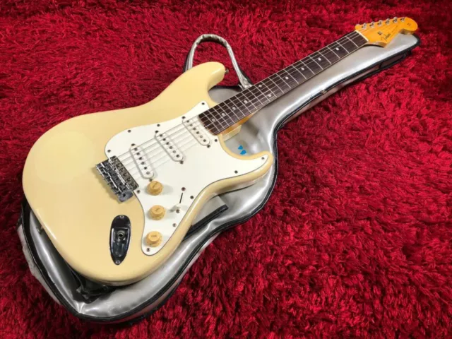 Tokai SPRINGY SOUND guitare électrique Stratocaster crème Japon vintage étui souple