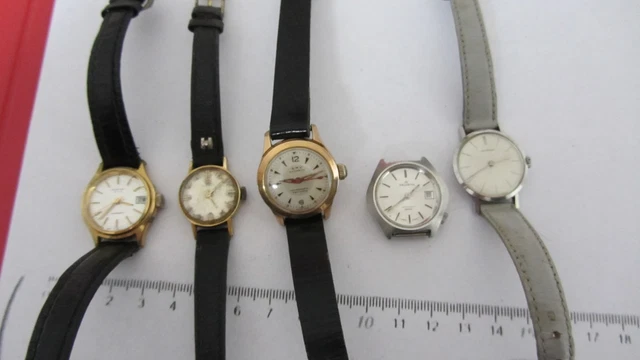 Lot De 18 Pièces De Montres Vintage - Pour Homme Et Femme, Cadrans Et Bracelets - Occasion