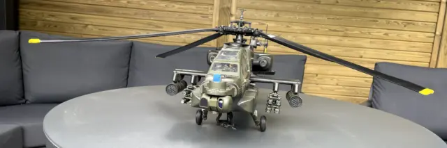 BBI ELITE FORCE 1:18 AH-1W Super Cobra Attack Helicopter US 