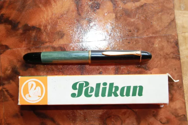 Pelikan Kolben-Füllfederhalter 140, grün gestreift, Goldfeder 585, alt