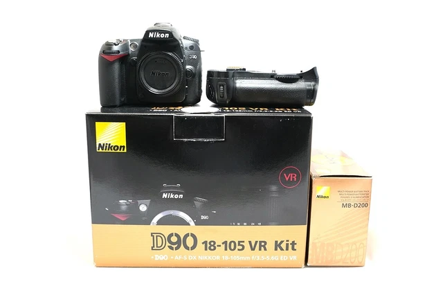 Fotocamera Nikon D90 Corpo + Battery Grip - 7177 Scatti - Nital