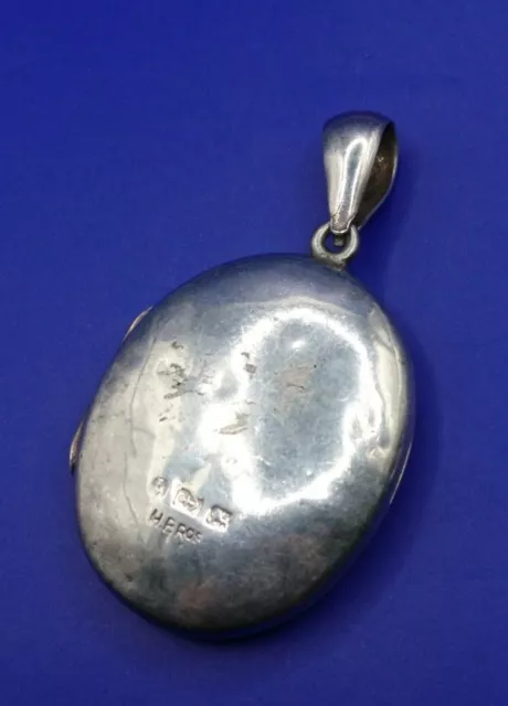 1882 Victorian Antique English Silver Mourning Locket Pendant. Beautiful Design. 2